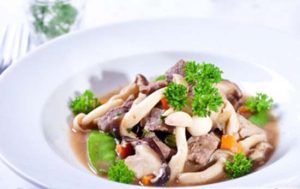 thịt cừu sốt nấm hương