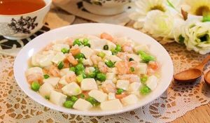 tôm nấu đậu phụ