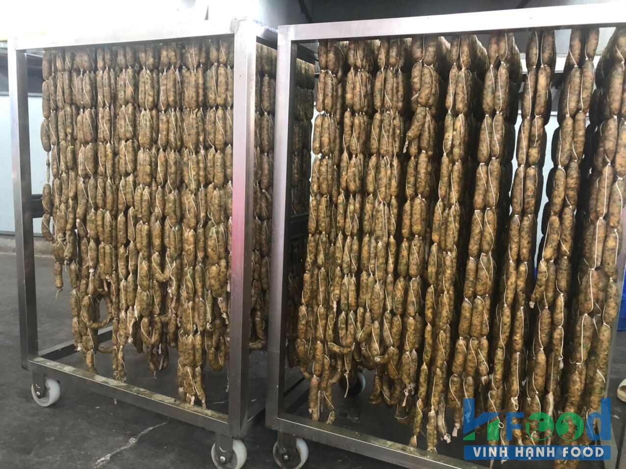 Dồi dê xối sả