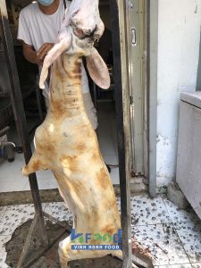 Dê nguyên đầu giò