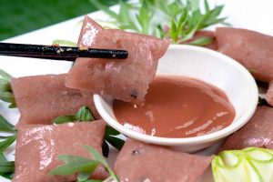 Đặc sản nem chua