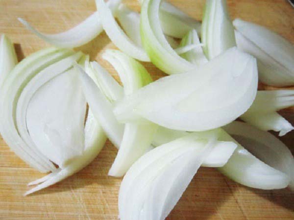 Thịt dê xào với rau gì