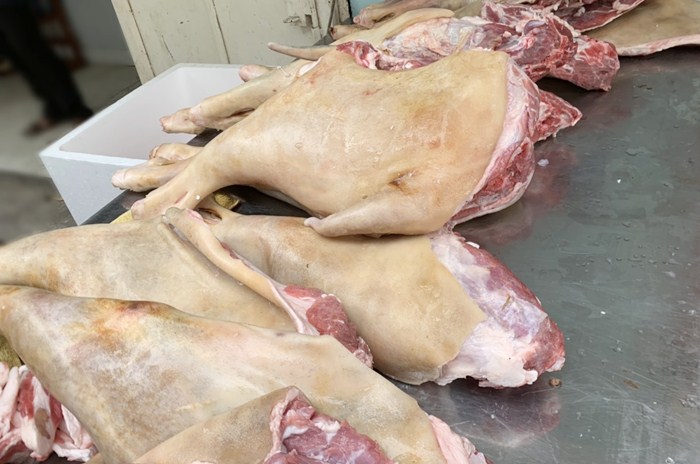 chỗ bán lòng dê tươi