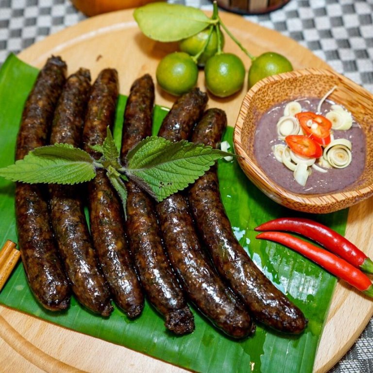 Dồi dê truyền thống được chế biến khéo léo giữ trọn hương vị