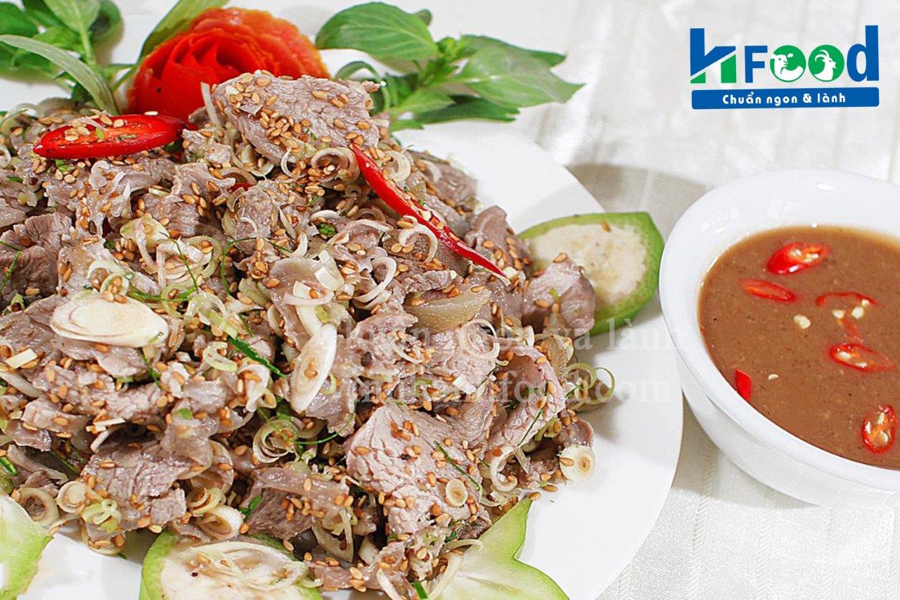 Hấp thịt dê với sả gừng trong cách làm dê tái chanh